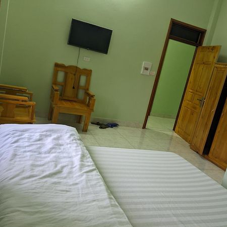 Nha Nghi Ngoc Lam Hotel Quan Ba Værelse billede