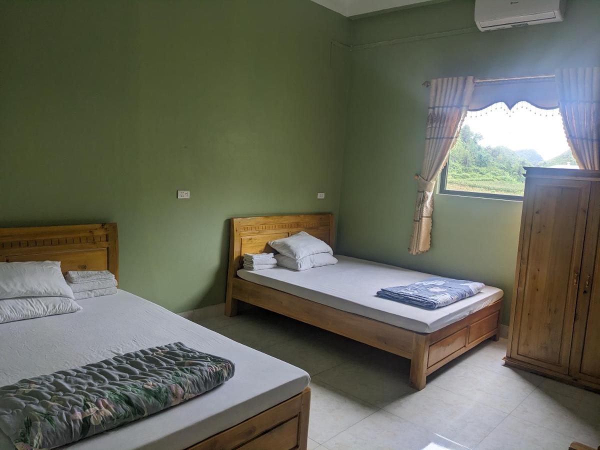 Nha Nghi Ngoc Lam Hotel Quan Ba Værelse billede