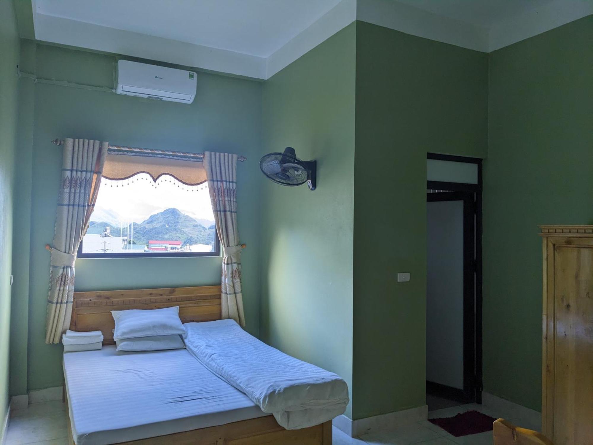 Nha Nghi Ngoc Lam Hotel Quan Ba Værelse billede