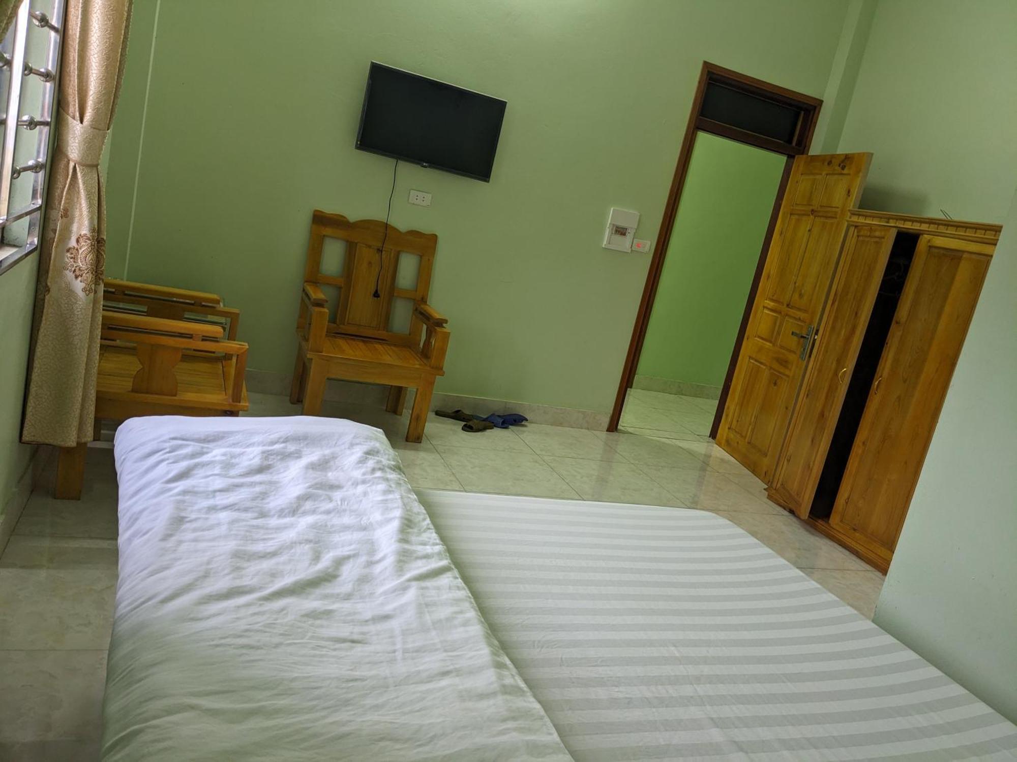 Nha Nghi Ngoc Lam Hotel Quan Ba Værelse billede
